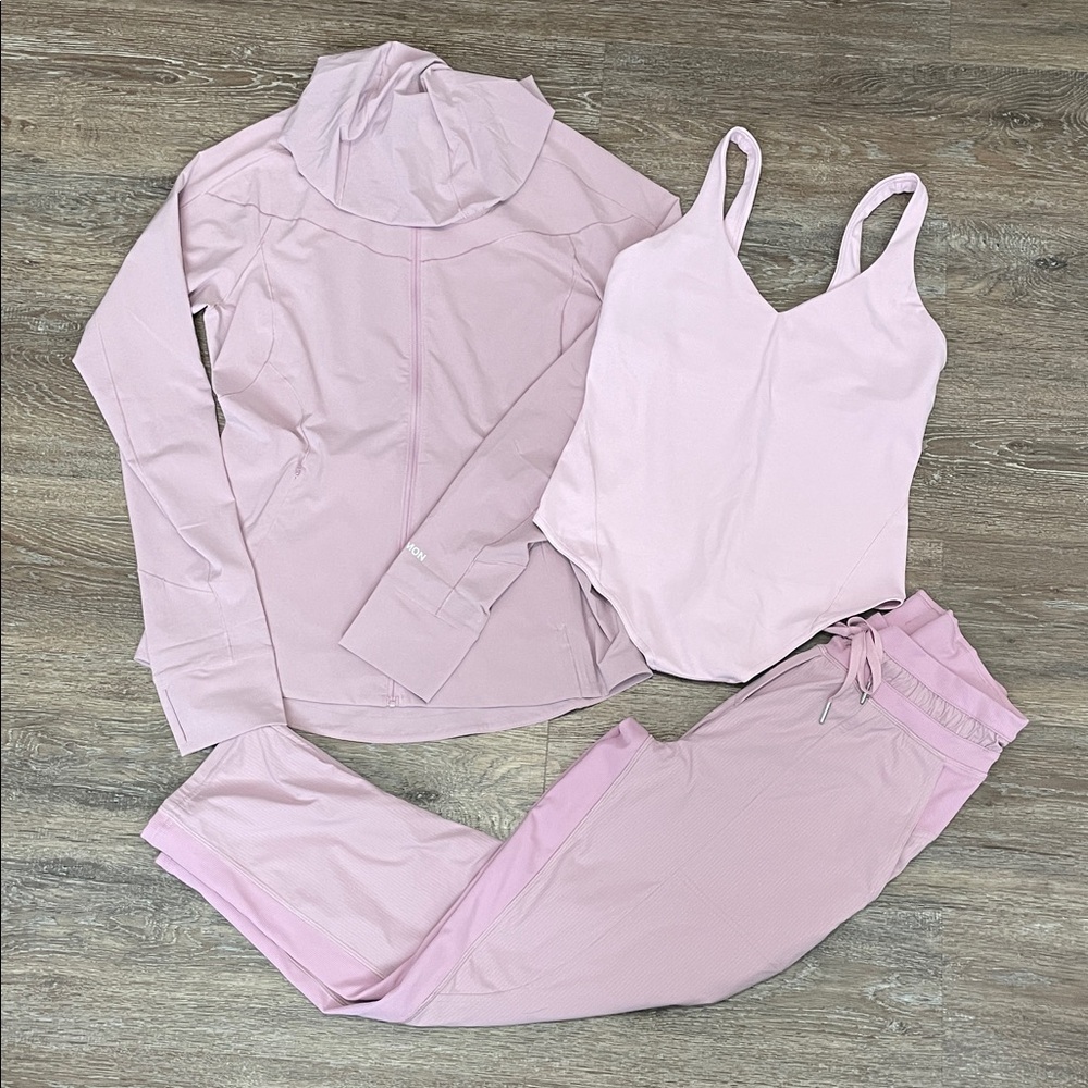 EUC Lululemon Matching Bundle. Size Tops 8/Bottom 6
